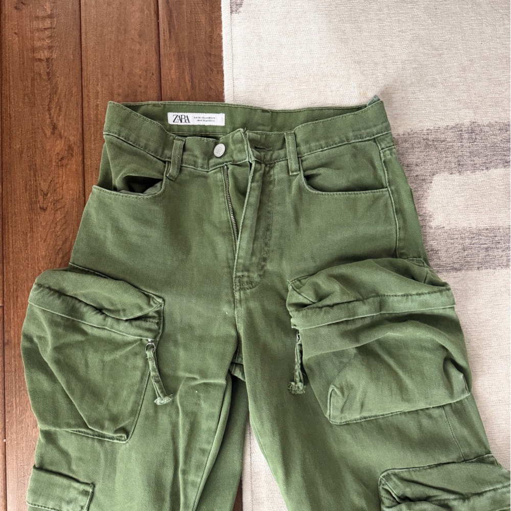 Zara Olive Cargo Pants for Men - Picture 2 of 4